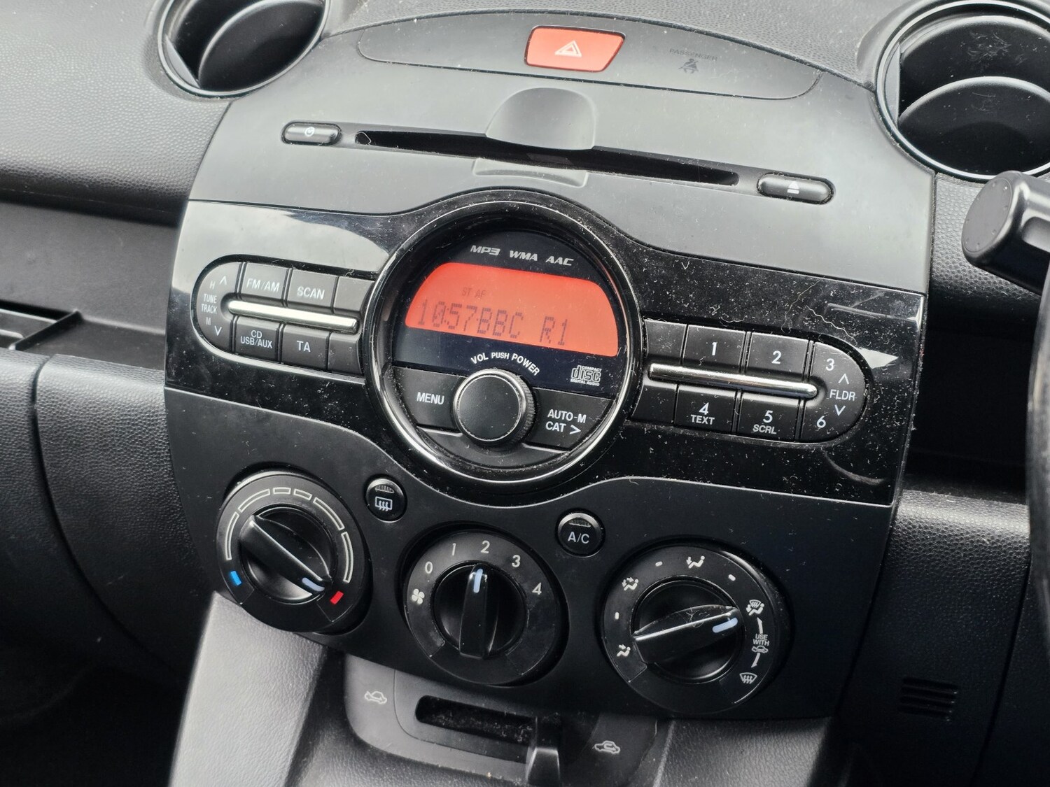 Used Mazda Mazda2 2013 for sale - 77656297: Photo 11