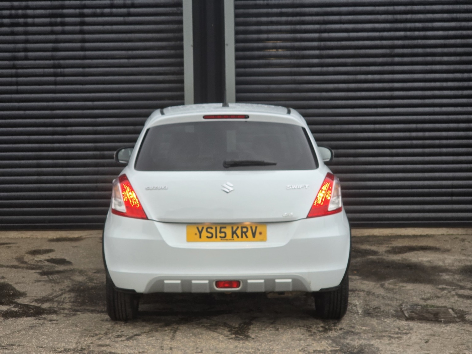 Used Suzuki Swift 2015 for sale - 76559887: Photo 15