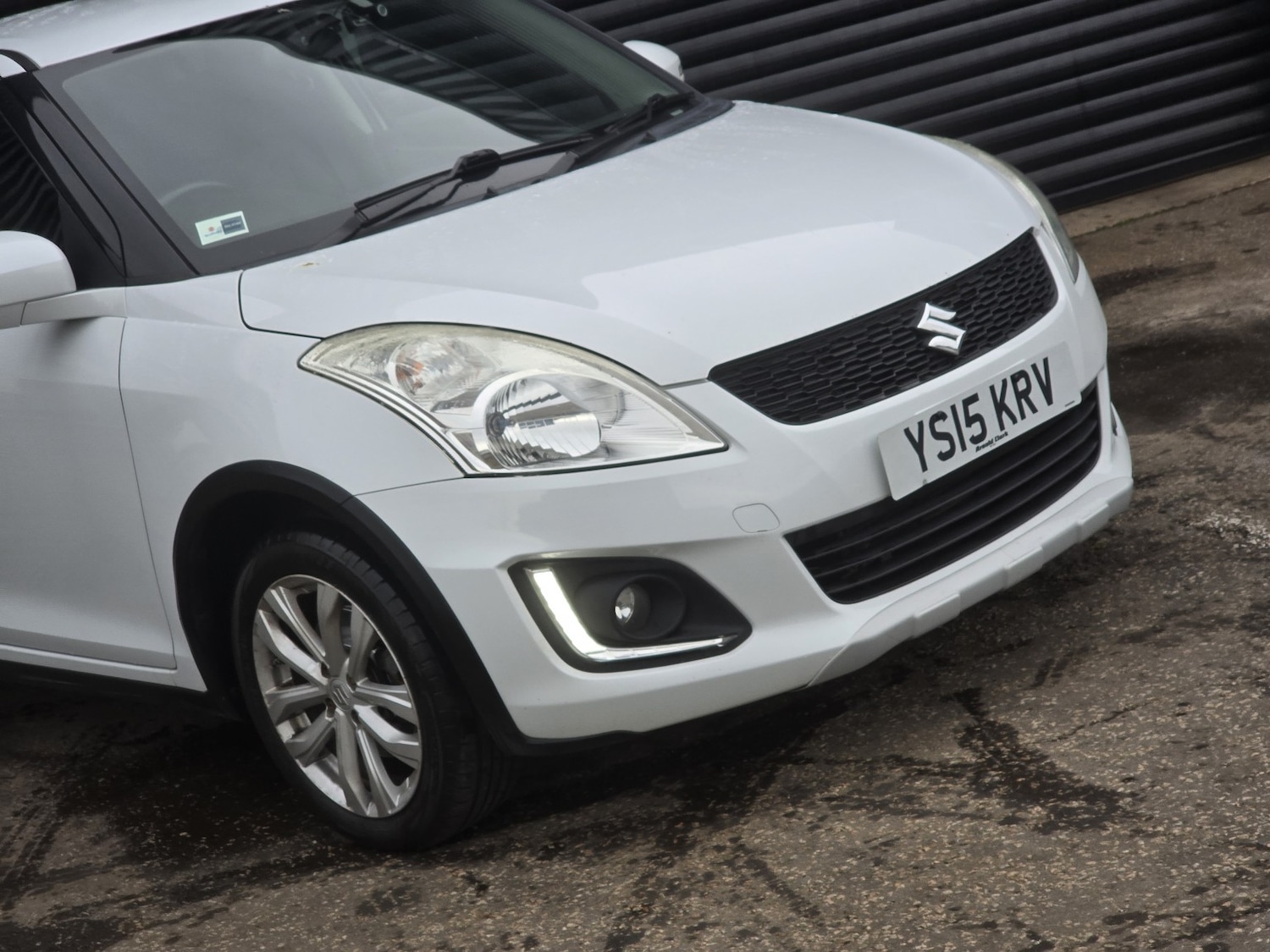 Used Suzuki Swift 2015 for sale - 76559887: Photo 2