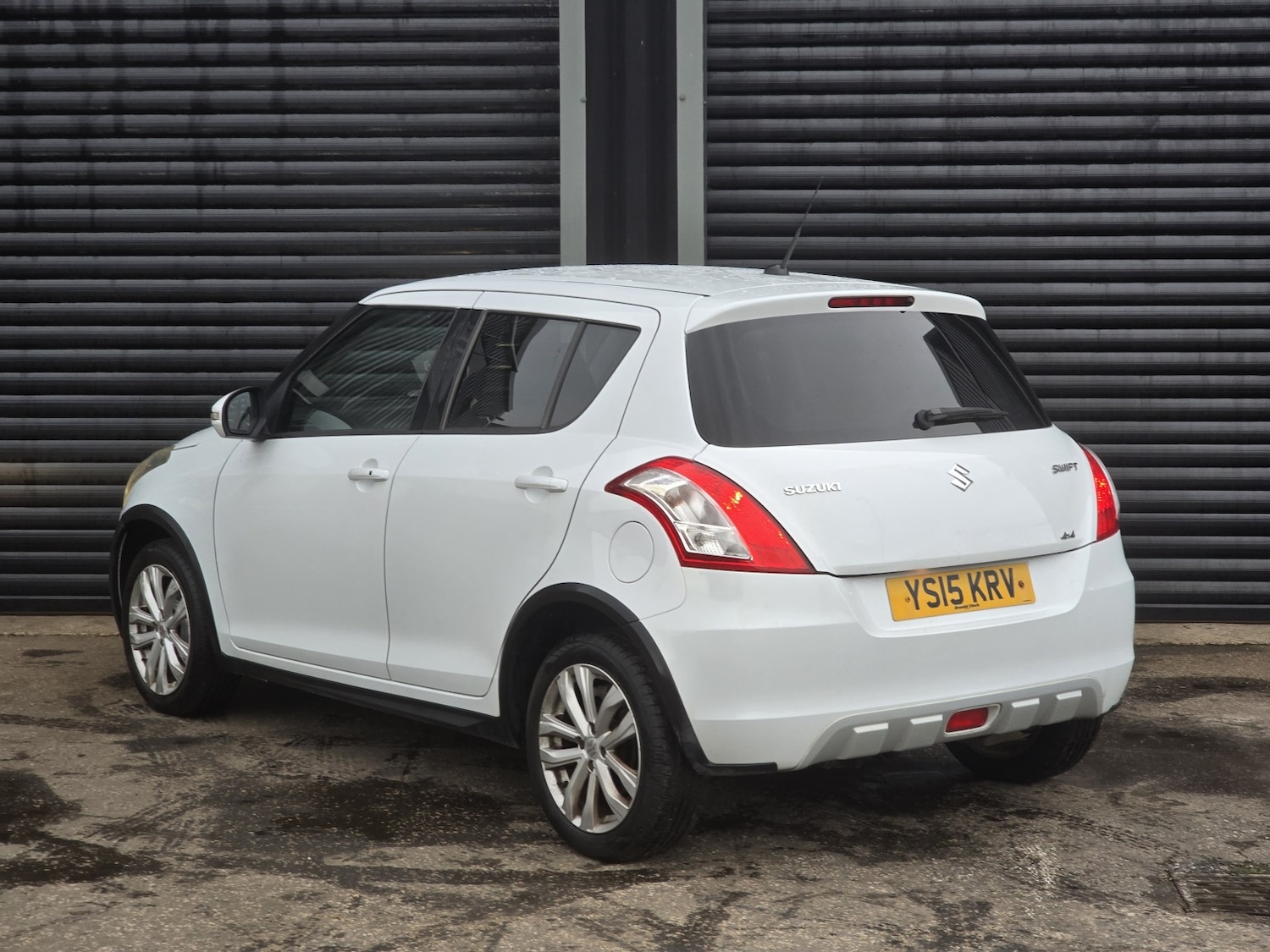 Used Suzuki Swift 2015 for sale - 76559887: Photo 8