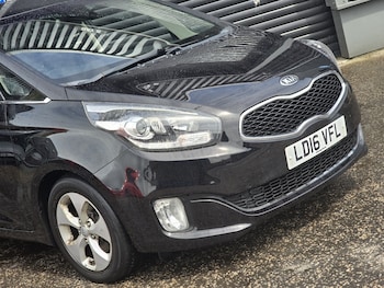 Used Kia Carens 2016 for sale - 78552523: Photo