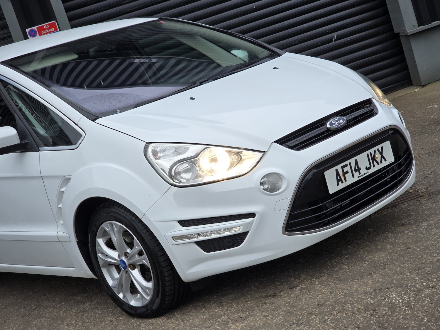 Used Ford S-Max 2014 for sale - 77851400: Photo 2