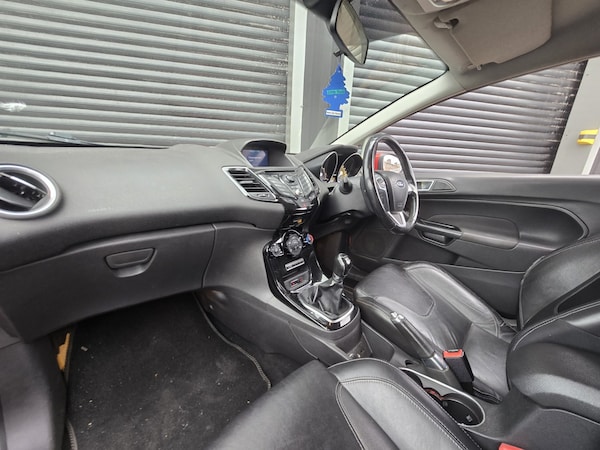 Used Ford Fiesta 2013 for sale - 76058026: Photo 9