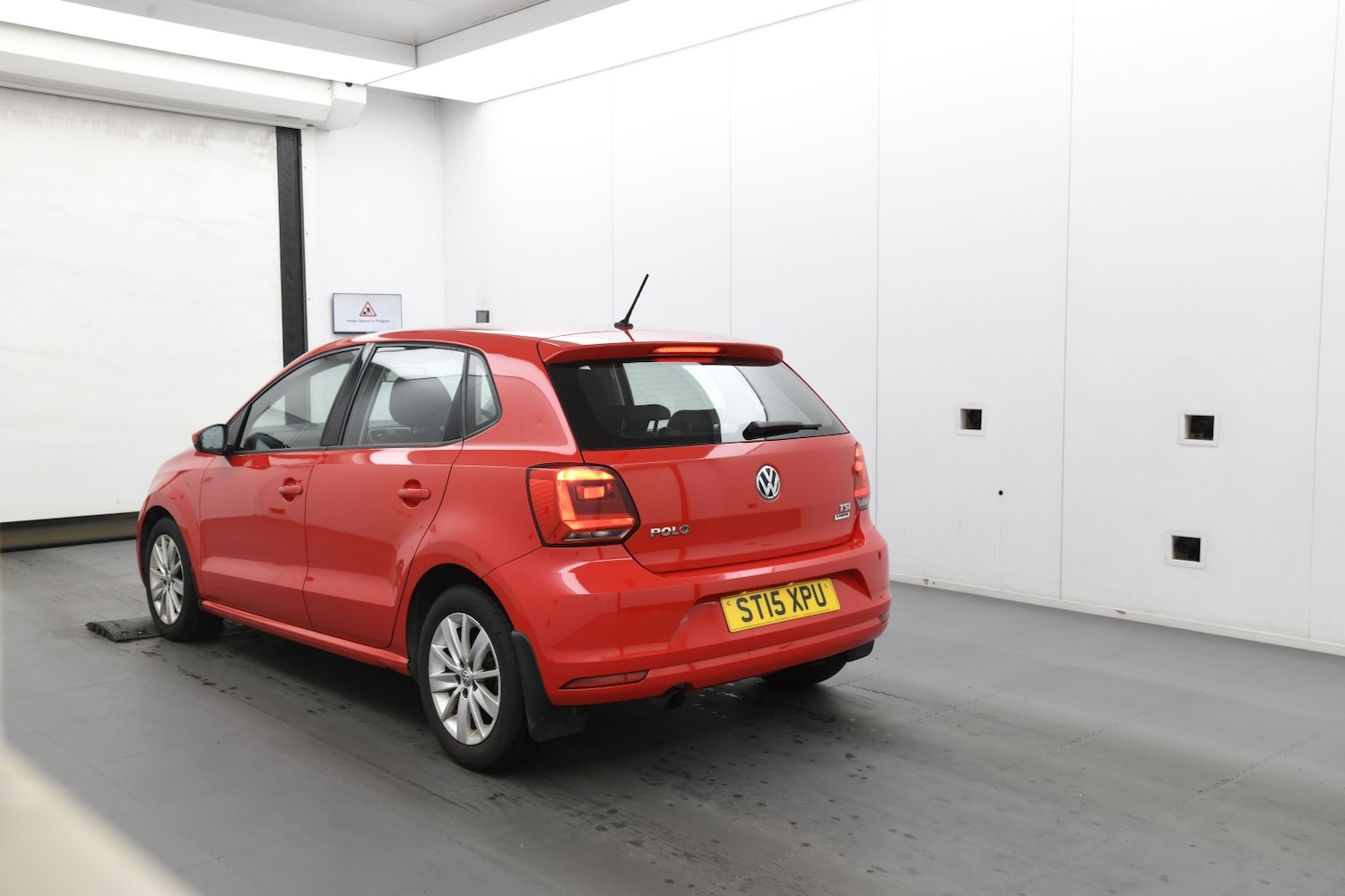 Used Volkswagen Polo 2015 for sale - 76387274: Photo 3