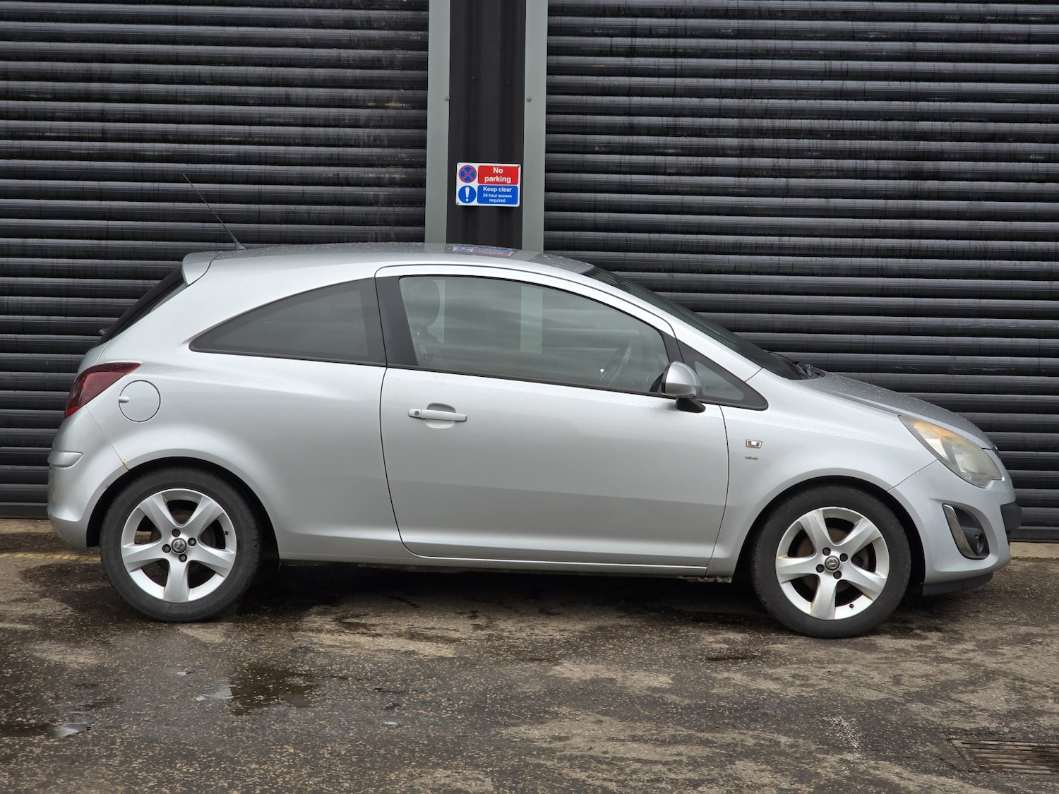 Used Vauxhall Corsa 2012 for sale - 77656293: Photo 6