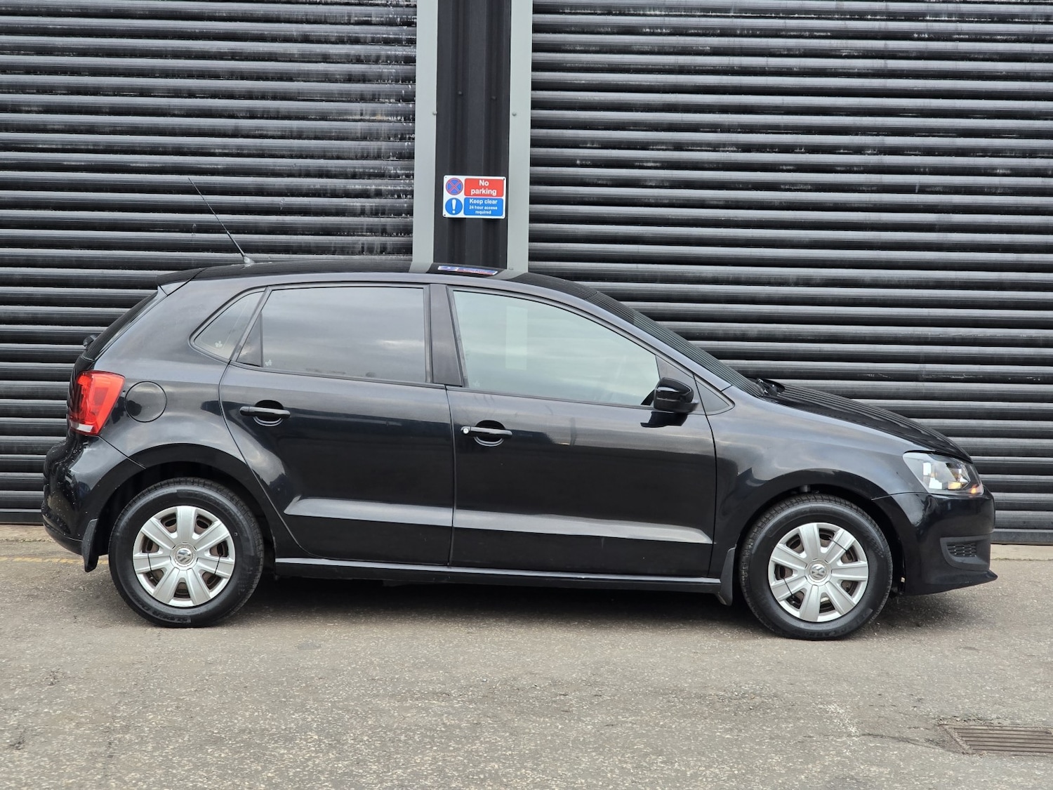 Used Volkswagen Polo 2011 for sale - 77610097: Photo 5