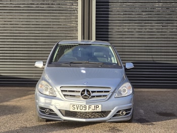 Used Mercedes-Benz B-Class 2009 for sale - 76058100: Photo 2