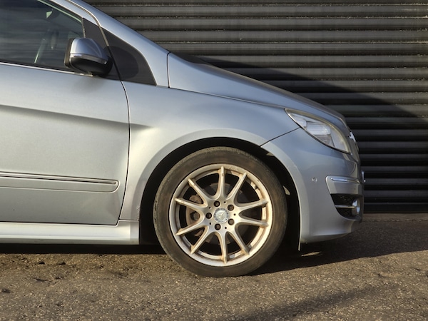 Used Mercedes-Benz B-Class 2009 for sale - 76058100: Photo 5