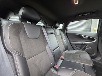Used Volvo V40 2015 for sale - 79580434: Photo