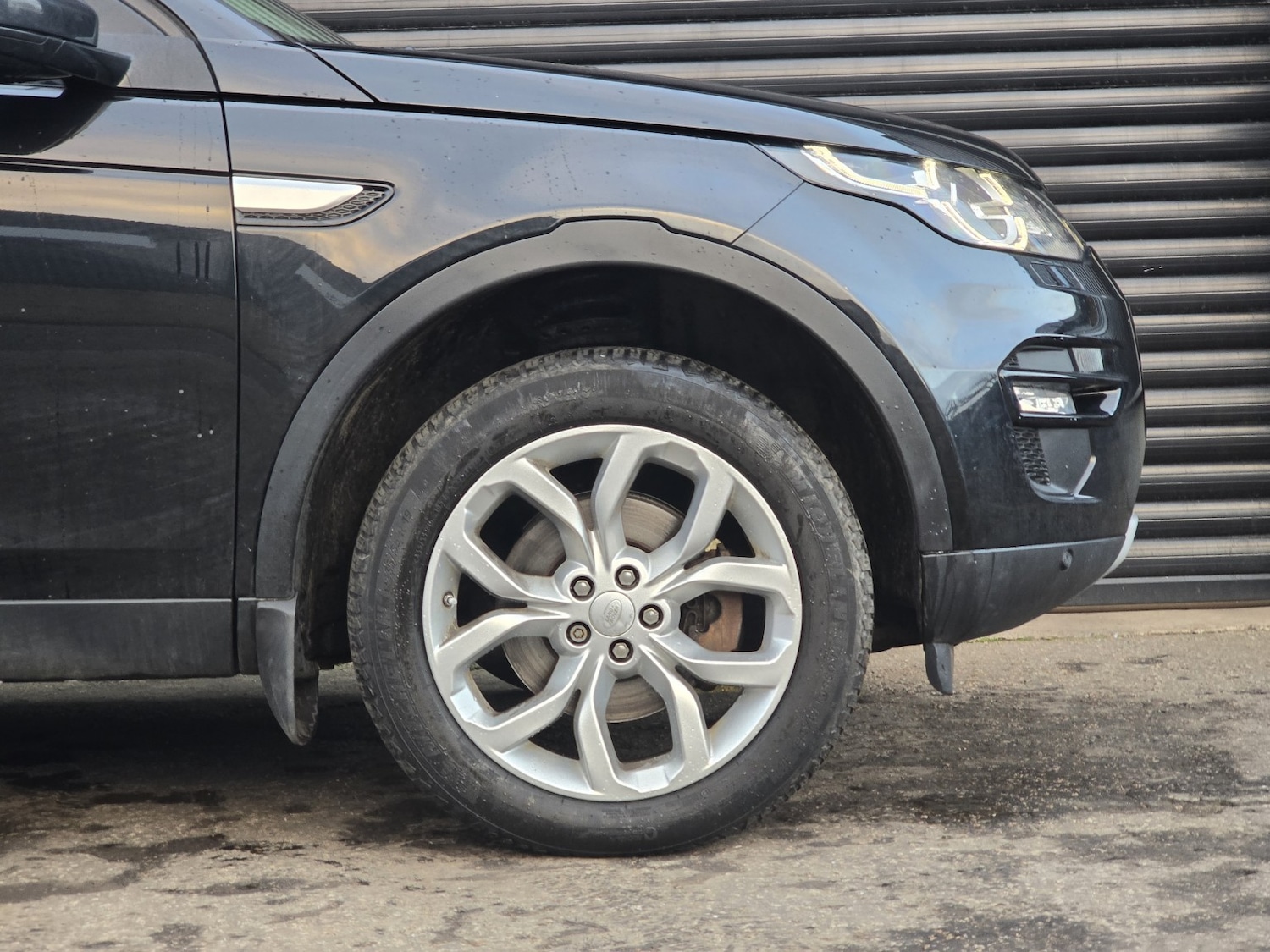 Used Land Rover Discovery Sport 2016 for sale - 77065653: Photo 6