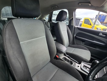 Used Ford Focus 2010 for sale - 75151523: Photo