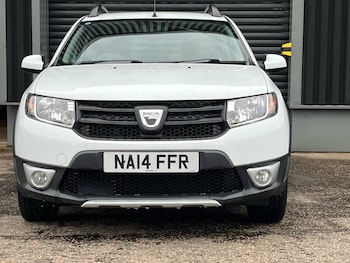 Used Dacia Sandero Stepway 2014 for sale - 76164435: Photo 2
