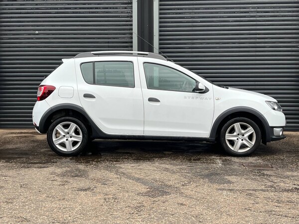 Used Dacia Sandero Stepway 2014 for sale - 76164435: Photo 8