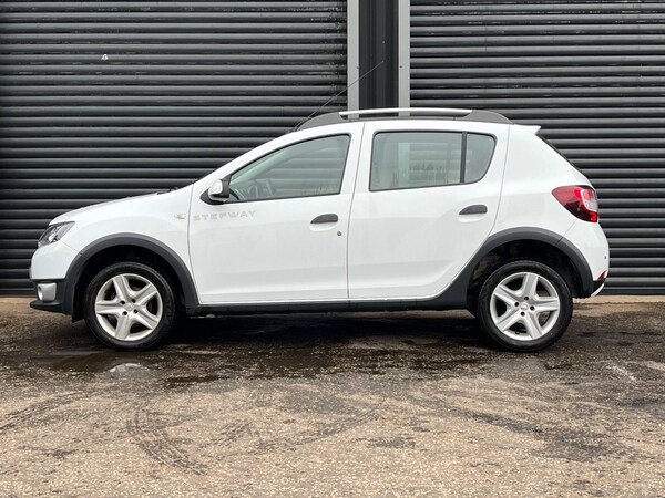 Used Dacia Sandero Stepway 2014 for sale - 76164435: Photo 9