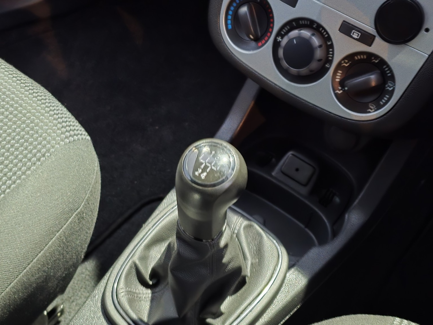 Used Vauxhall Corsa 2012 for sale - 77258549: Photo 10