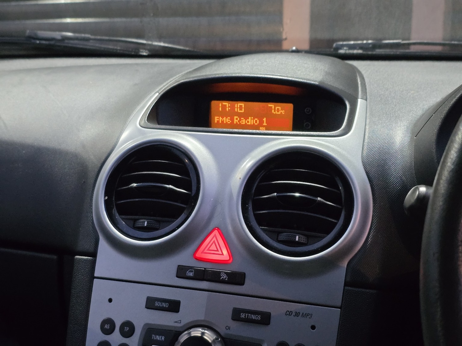 Used Vauxhall Corsa 2012 for sale - 77258549: Photo 9