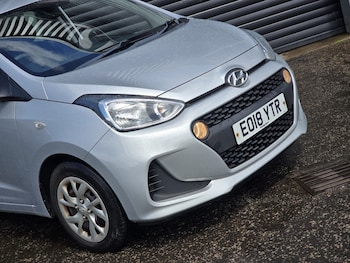 Used Hyundai i10 2018 for sale - 79510276: Photo