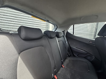 Used Hyundai i10 2018 for sale - 79510276: Photo