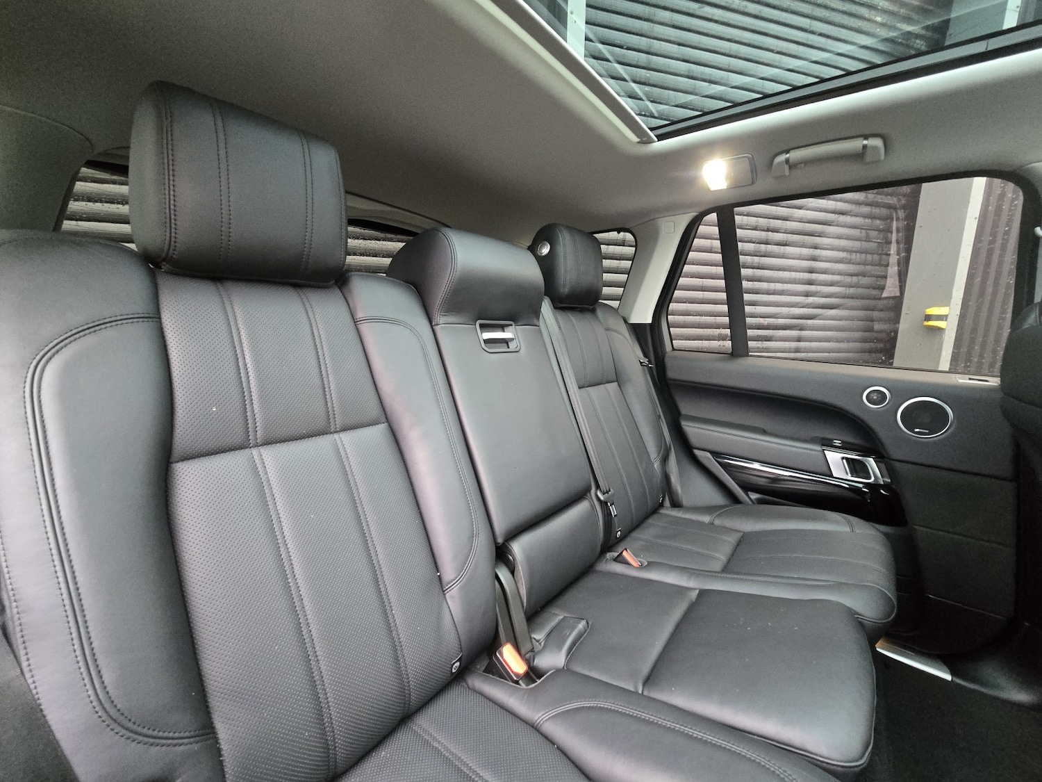 Used Land Rover Range Rover 2017 for sale - 76560021: Photo 3