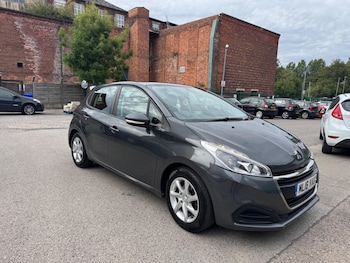 Used Peugeot 208 2016 for sale - 79475231: Photo