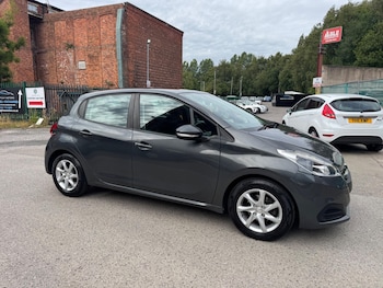 Used Peugeot 208 2016 for sale - 79475231: Photo