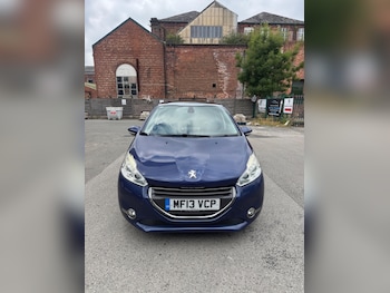 Used Peugeot 208 2013 for sale - 79539981: Photo