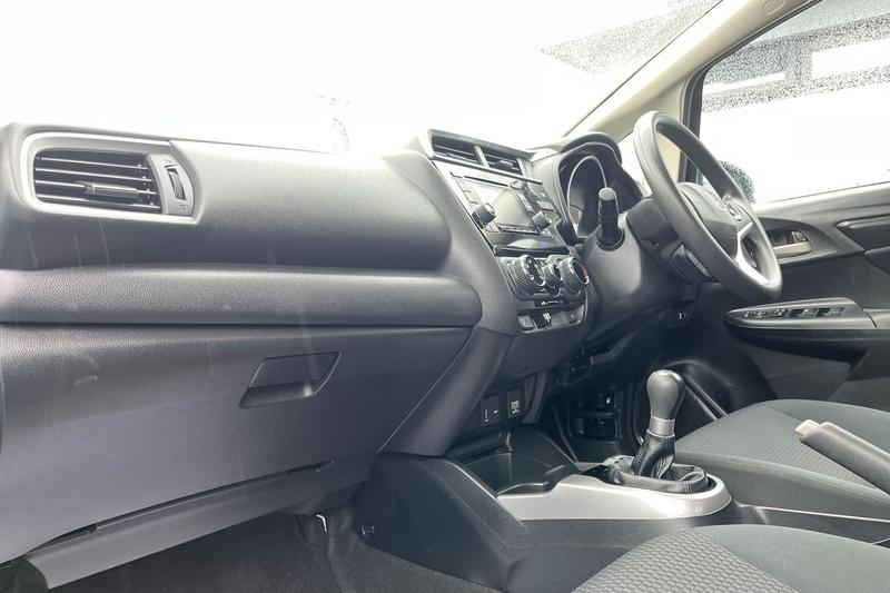 Used Honda Jazz 2018 for sale - 76117430: Photo 18
