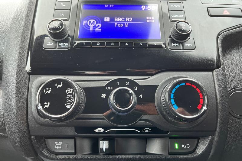 Used Honda Jazz 2018 for sale - 76117430: Photo 27