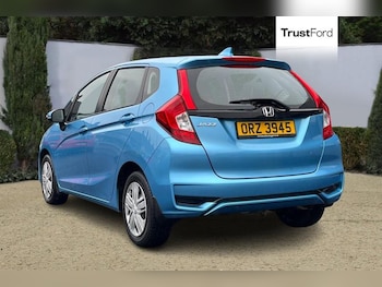 Used Honda Jazz 2018 for sale - 76117430: Photo 2