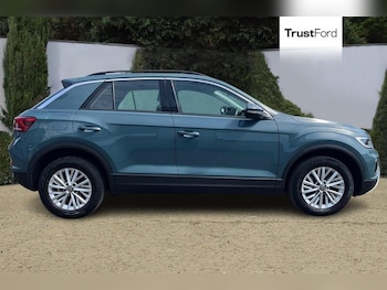 Used Volkswagen T-Roc 2023 for sale - 79184116: Photo