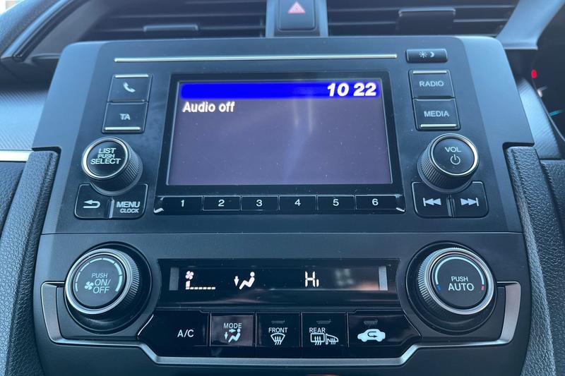 Used Honda Civic 2019 for sale - 77211010: Photo 29