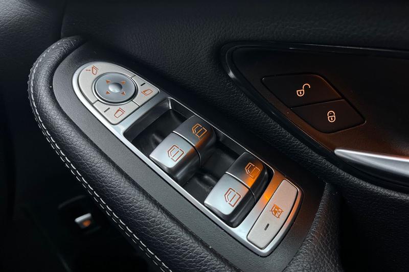 Used Mercedes-Benz GLC 2019 for sale - 77442008: Photo 16