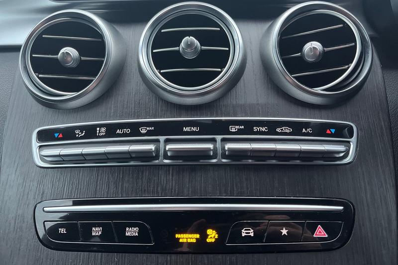 Used Mercedes-Benz GLC 2019 for sale - 77442008: Photo 30