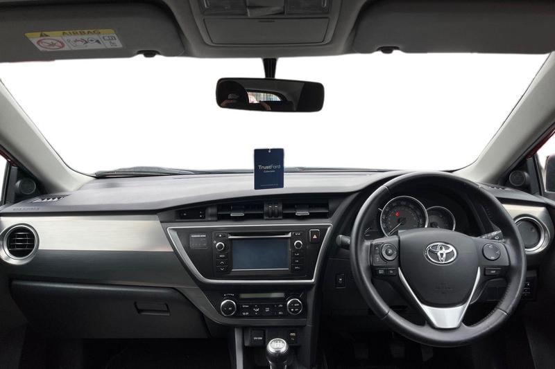 Used Toyota Auris 2015 for sale - 76494608: Photo 11