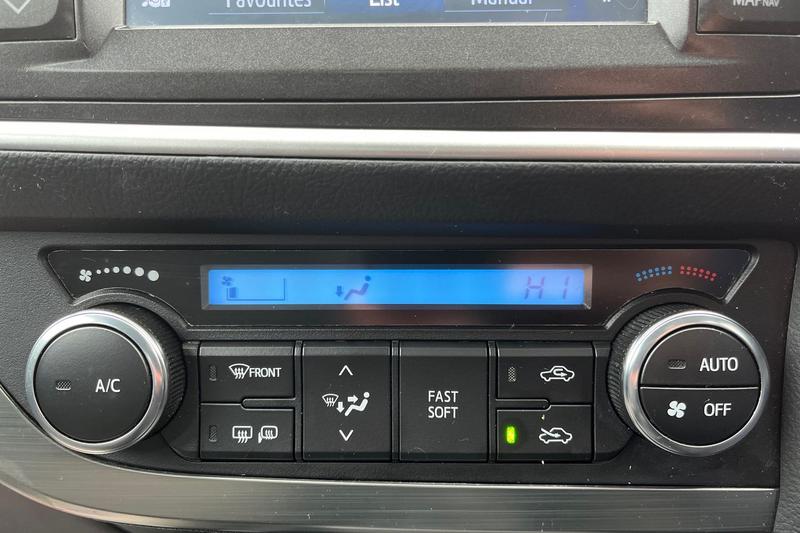 Used Toyota Auris 2015 for sale - 76494608: Photo 28