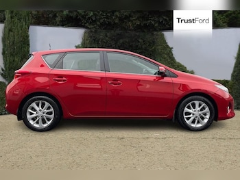 Used Toyota Auris 2015 for sale - 76494608: Photo