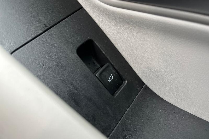 Used Ford Explorer 2025 for sale - 76803403: Photo 31