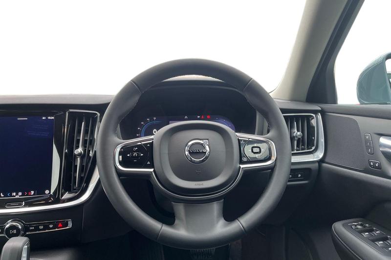 Used Volvo V60 2022 for sale - 77529052: Photo 11