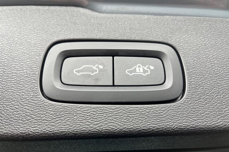 Used Volvo V60 2022 for sale - 77529052: Photo 22