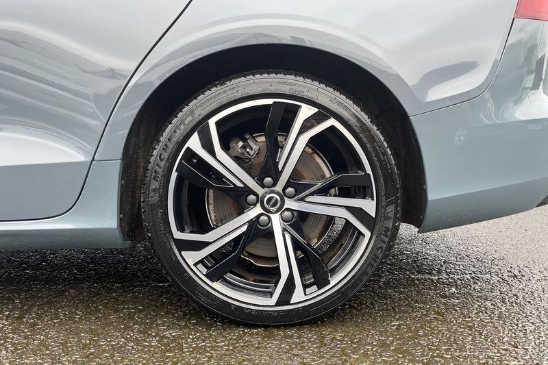 Used Volvo V60 2022 for sale - 77529052: Photo 8