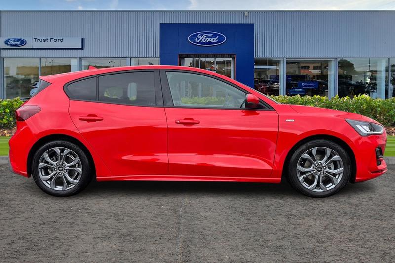 Used Ford Focus 2023 for sale - 76953817: Photo 3