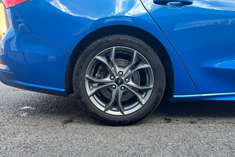 Used Ford Focus 2020 for sale - 76089664: Photo 8
