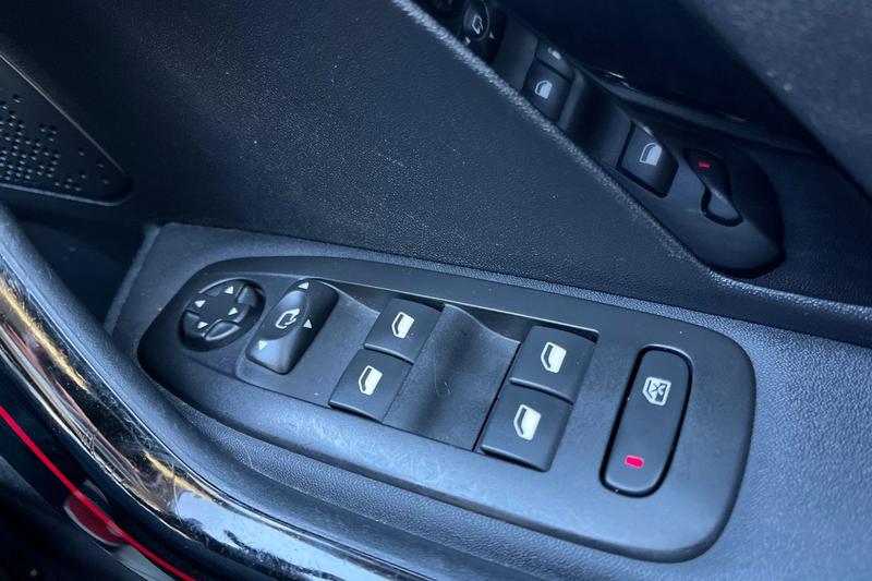 Used Peugeot 2008 2019 for sale - 76631421: Photo 16