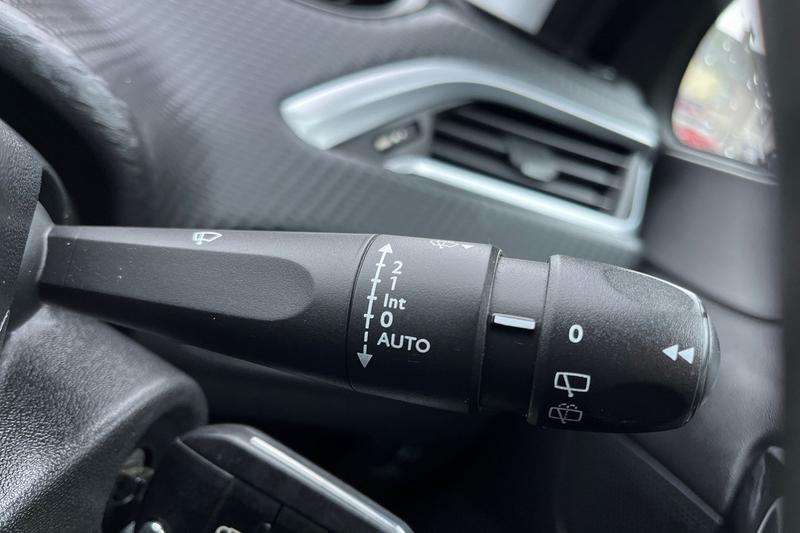 Used Peugeot 208 2019 for sale - 77286332: Photo 15