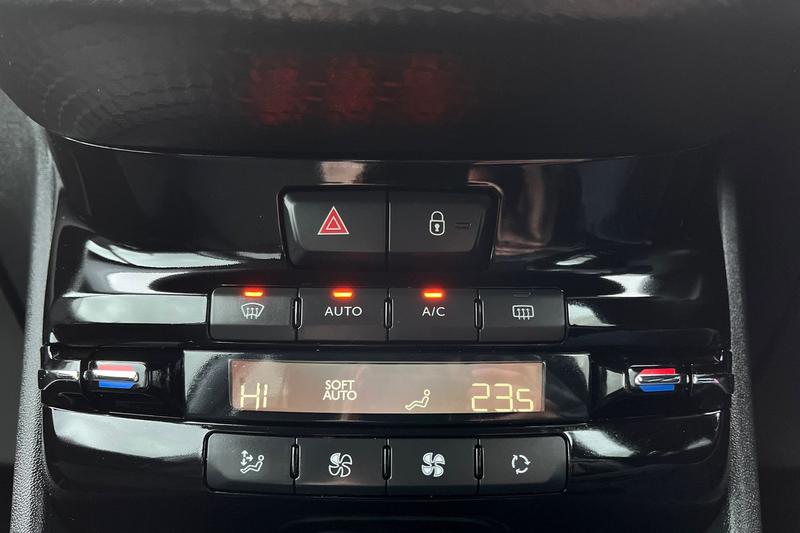 Used Peugeot 208 2019 for sale - 77286332: Photo 27