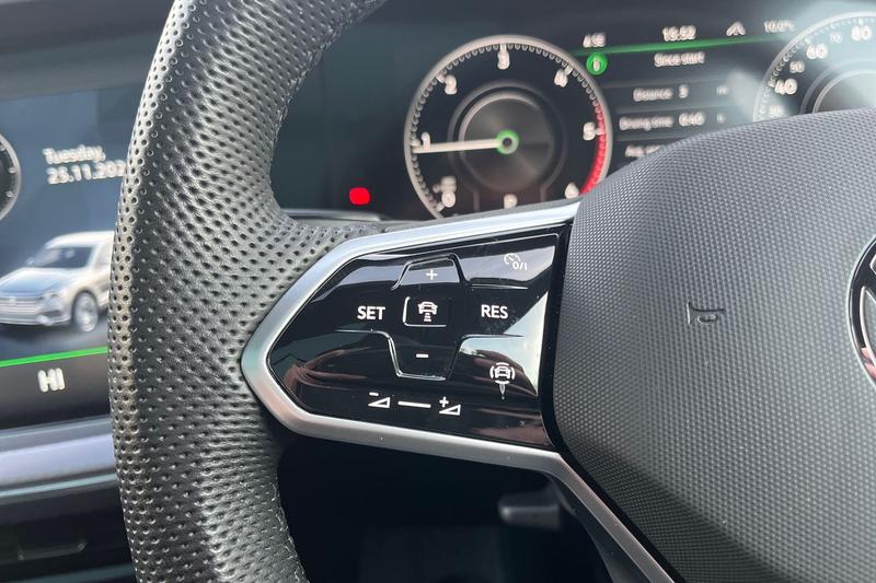 Used Volkswagen Touareg 2023 for sale - 76703192: Photo 28