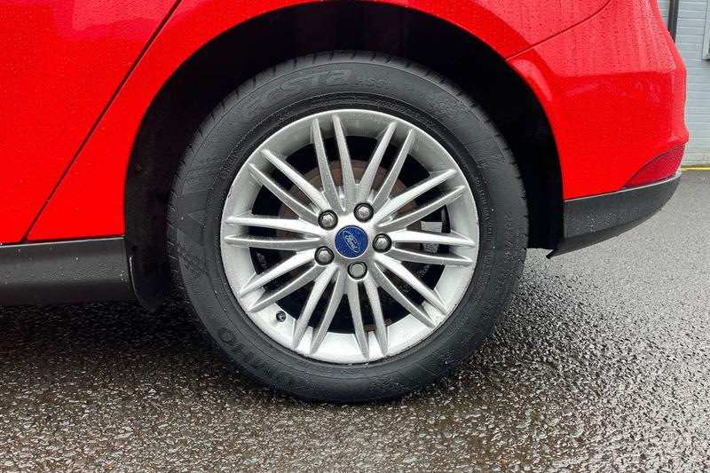 Used Ford Focus for sale - 76196448: Photo 8