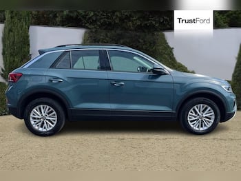 Used Volkswagen T-Roc 2023 for sale - 79690208: Photo
