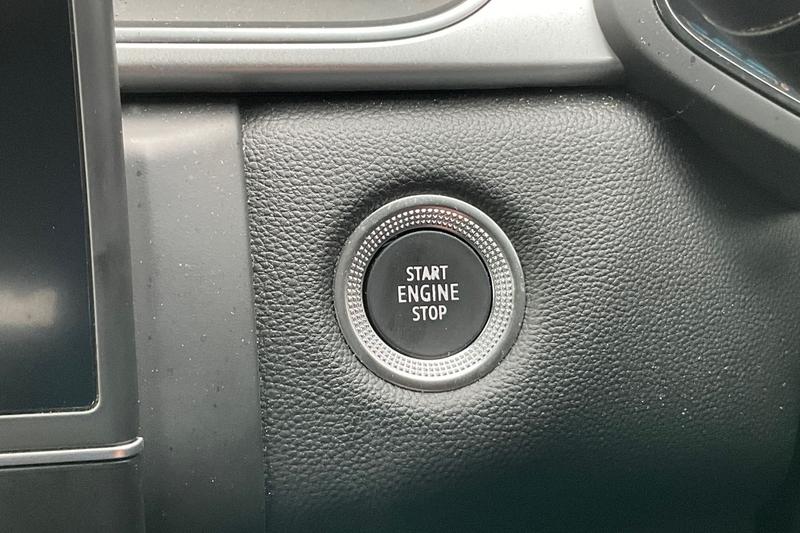 Used Renault Captur 2023 for sale - 76744312: Photo 29