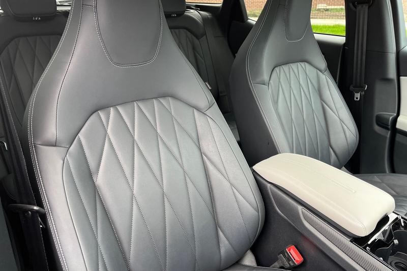 Used Ford Explorer 2024 for sale - 76750438: Photo 17